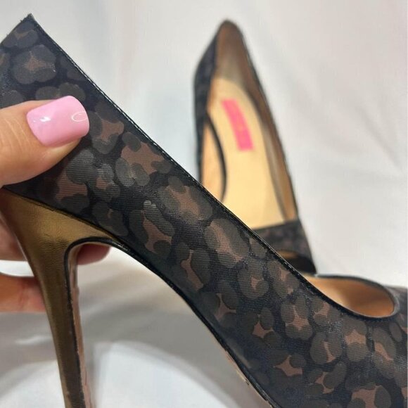 BETSEY Johnson woman’s peep toe pump. Camo design. Size 9. Excellent condition! - Picture 3 of 11